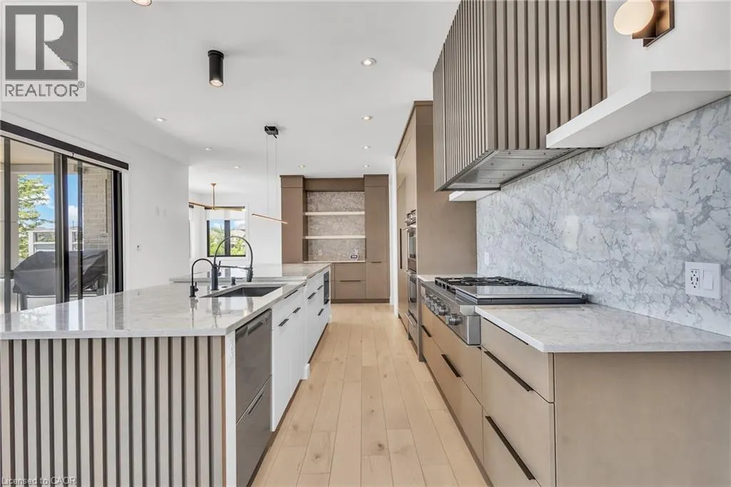 920 THOMAS PEDDER Court