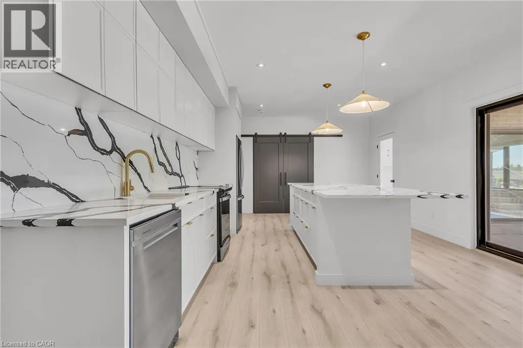 920 THOMAS PEDDER Court