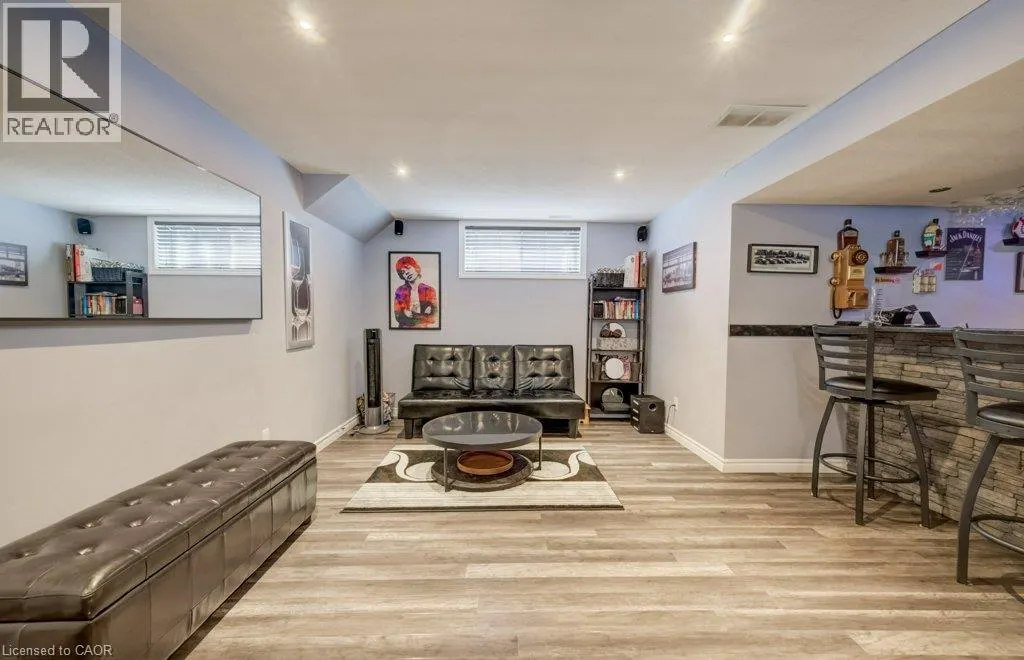 521 SNOWDROP Court