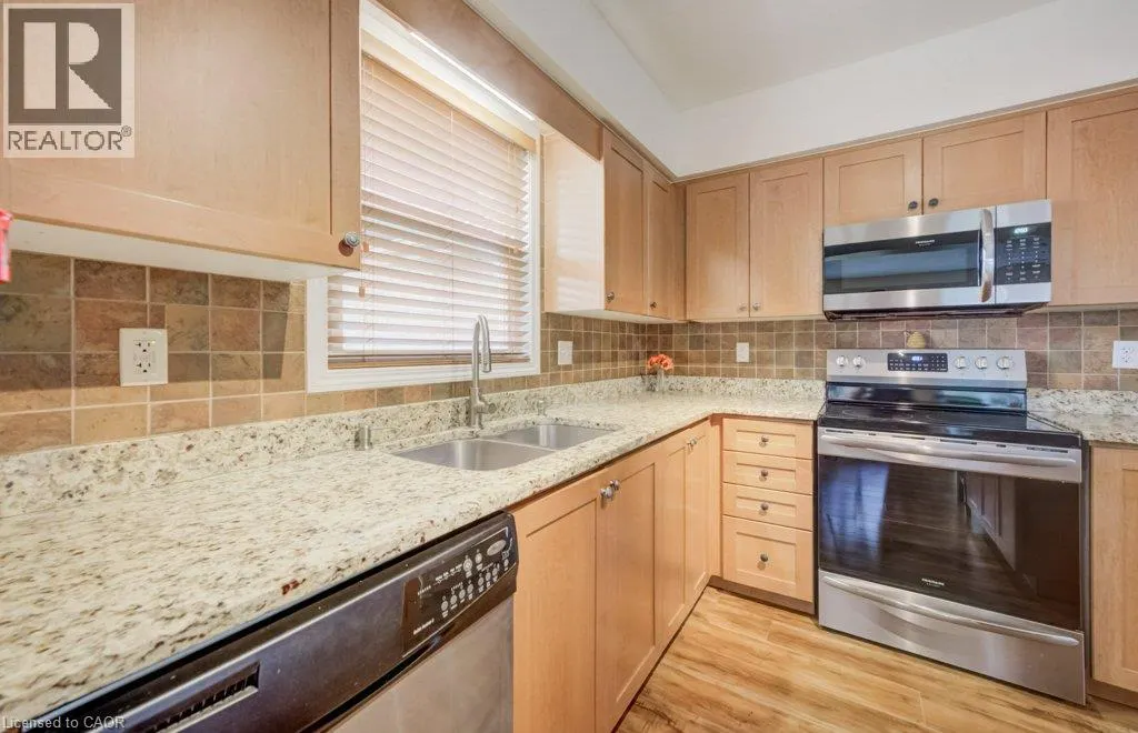 521 SNOWDROP Court