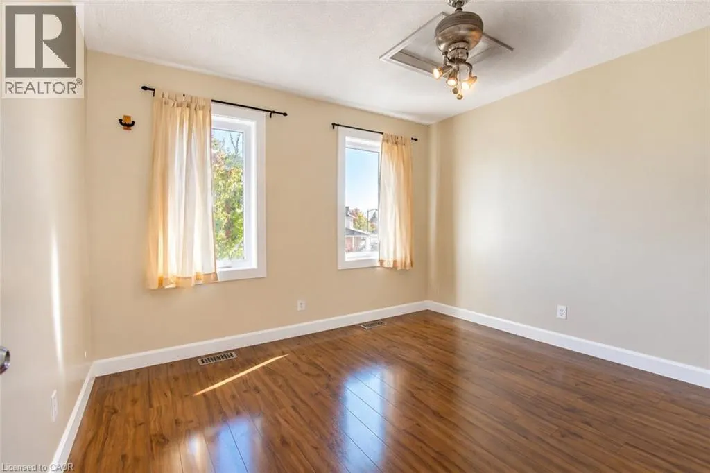 52 REDSTART Drive