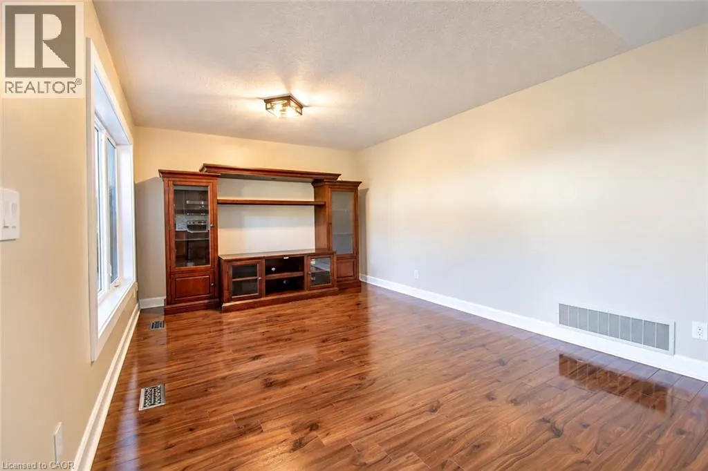 52 REDSTART Drive