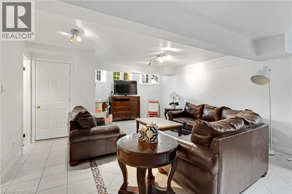 44 PINTAIL Drive