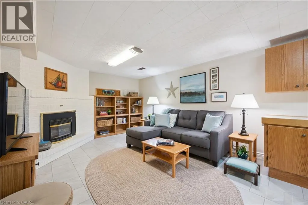 301 MARTINDALE Crescent