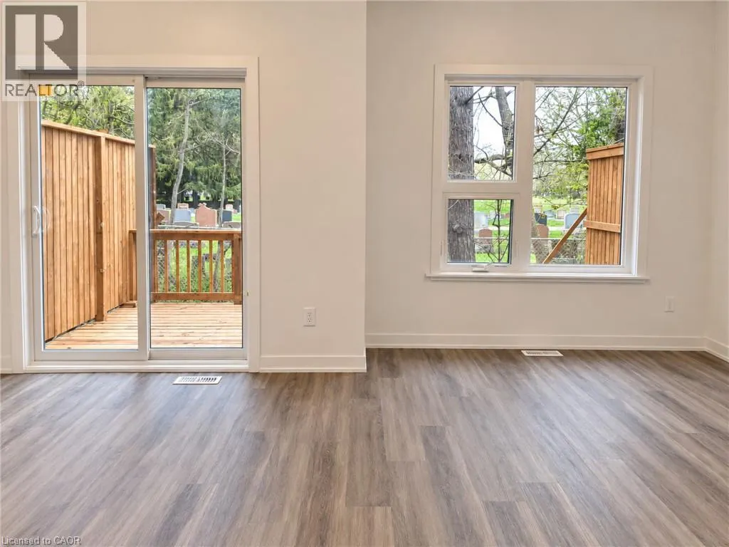 110 FERGUS Avenue Unit# 33 #33