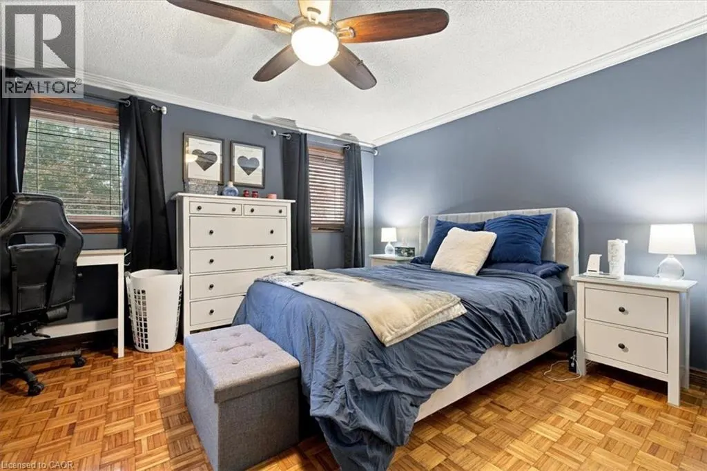 53 PICTON Street W