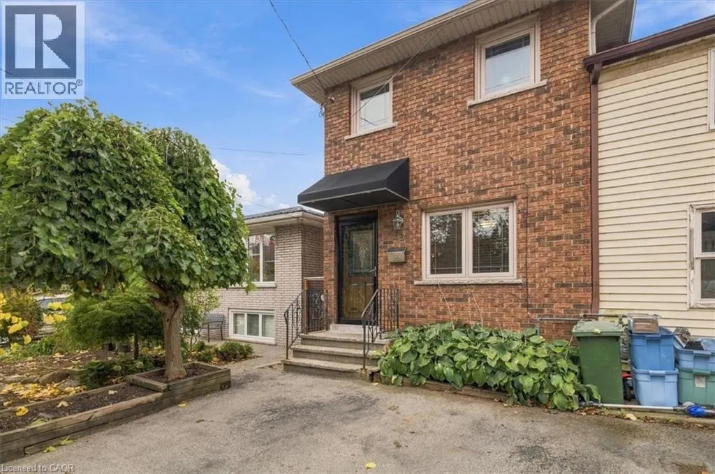 53 PICTON Street W