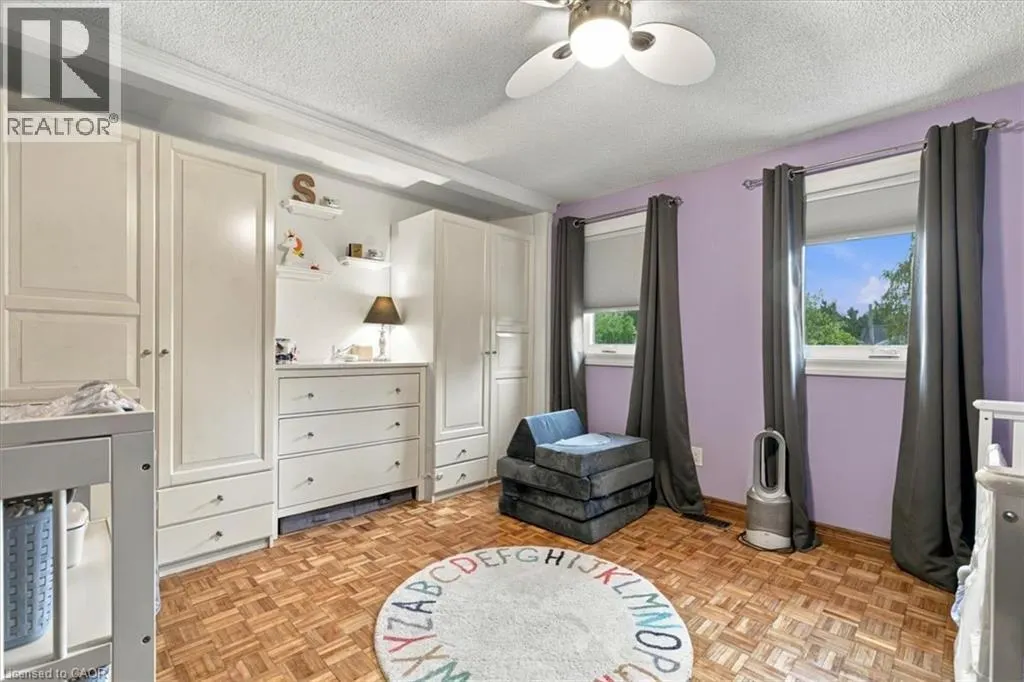 53 PICTON Street W