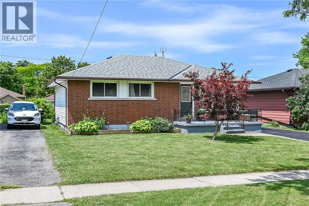 13 ALLANBURG Road S