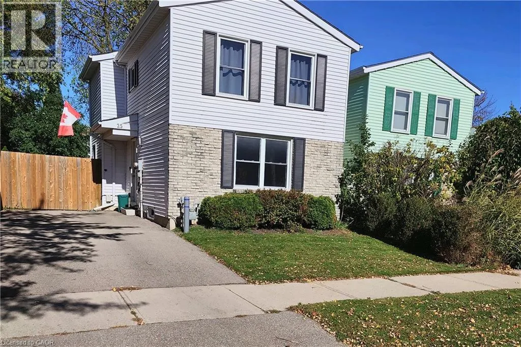 25 TIMBERLANE Crescent