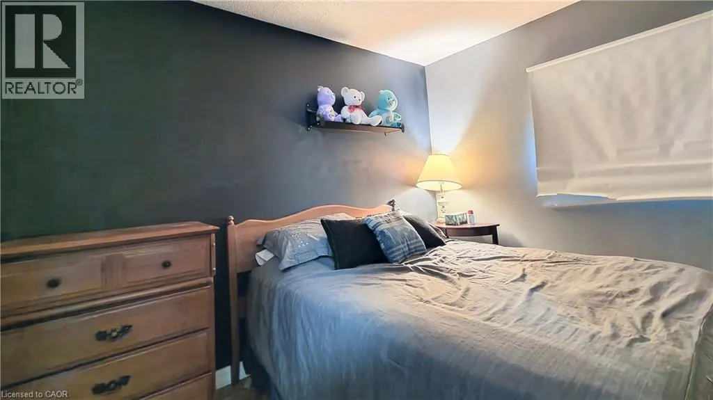 25 TIMBERLANE Crescent