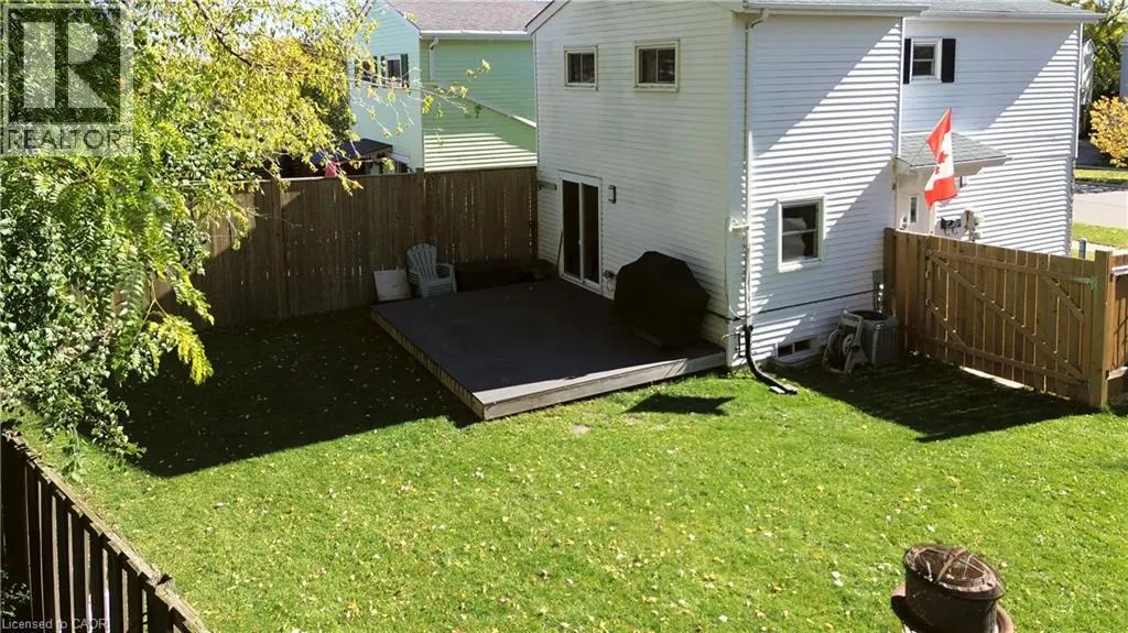 25 TIMBERLANE Crescent