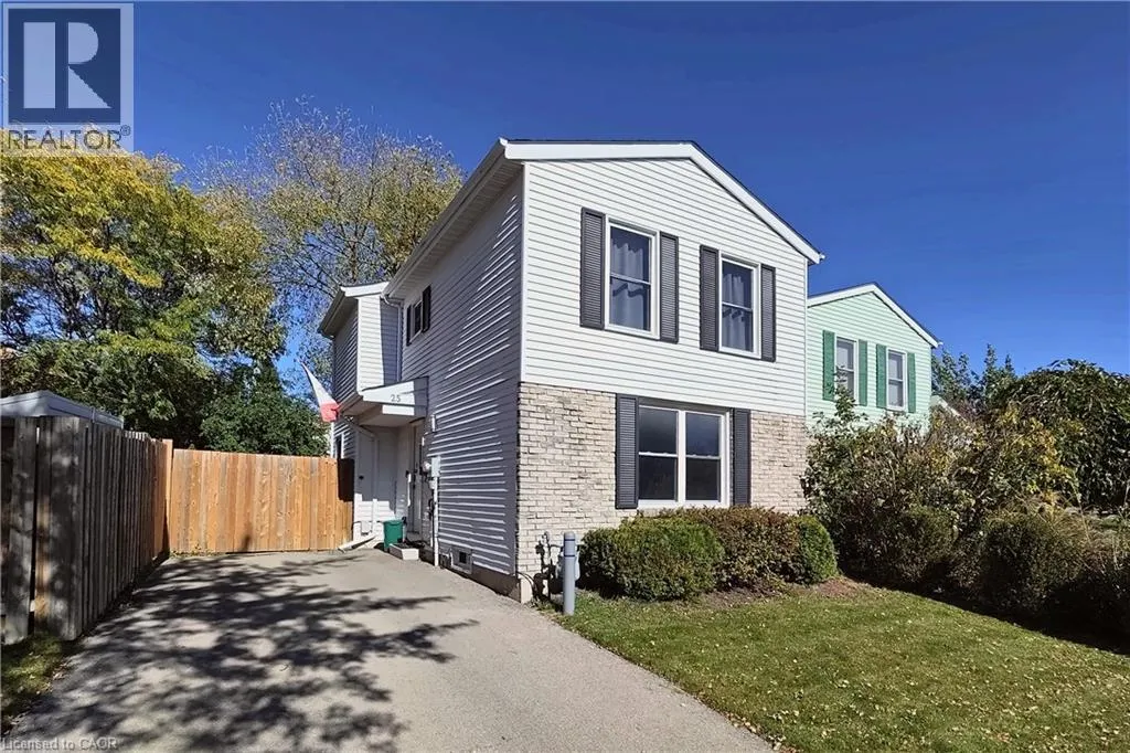 25 TIMBERLANE Crescent