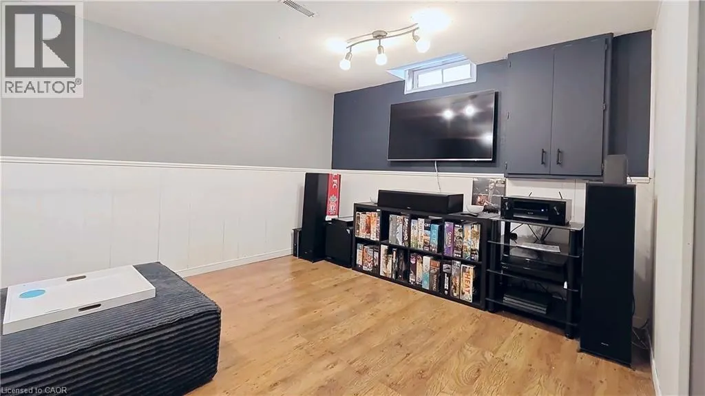 25 TIMBERLANE Crescent
