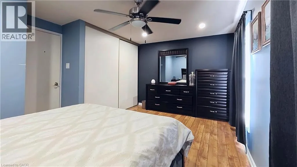 25 TIMBERLANE Crescent