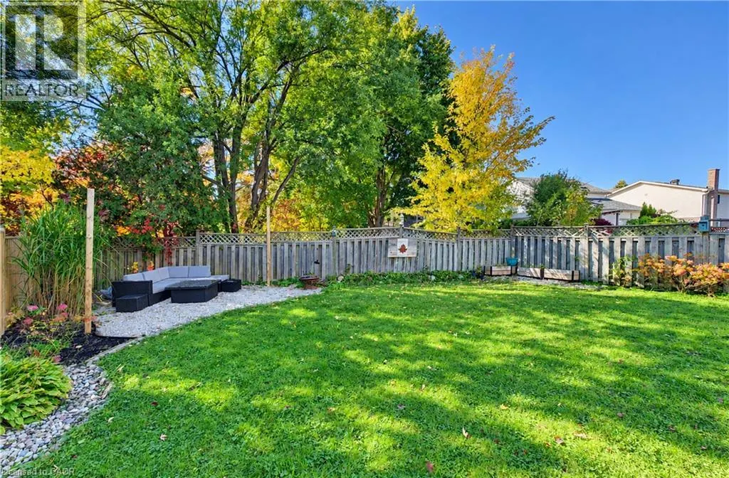 527B ROSEMEADOW Crescent