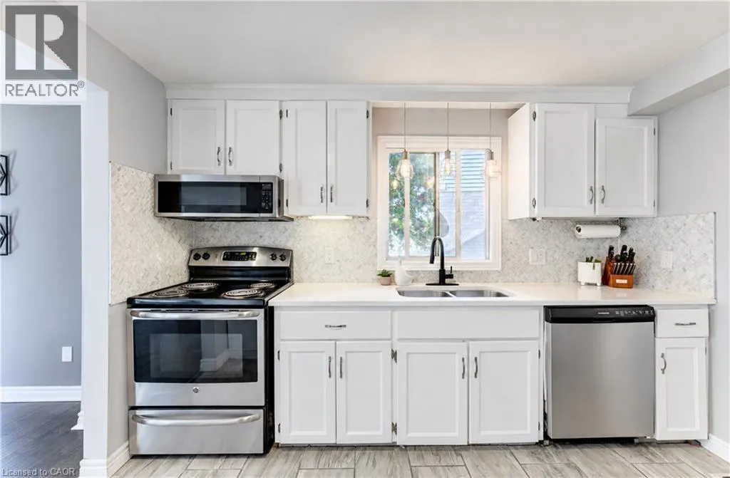 527B ROSEMEADOW Crescent