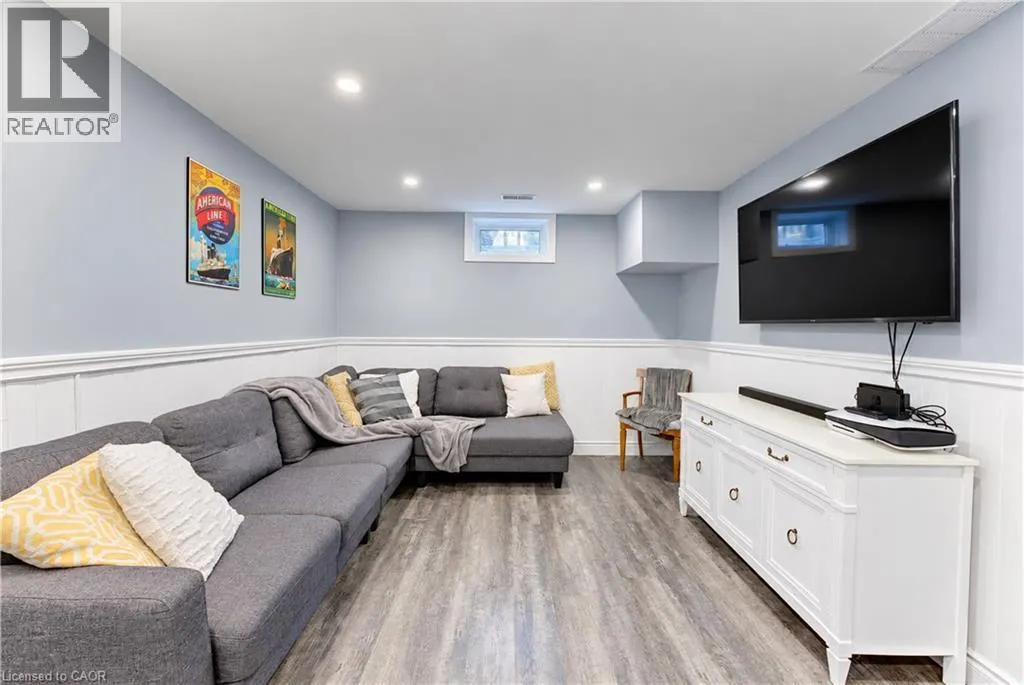 527B ROSEMEADOW Crescent