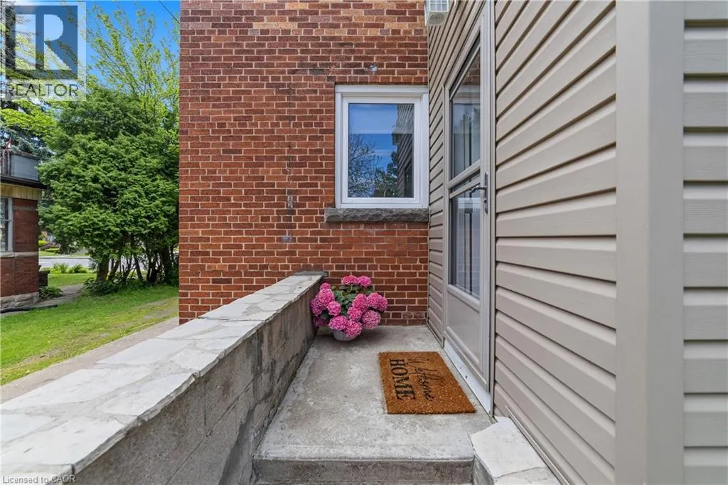 366 ABERDEEN Avenue