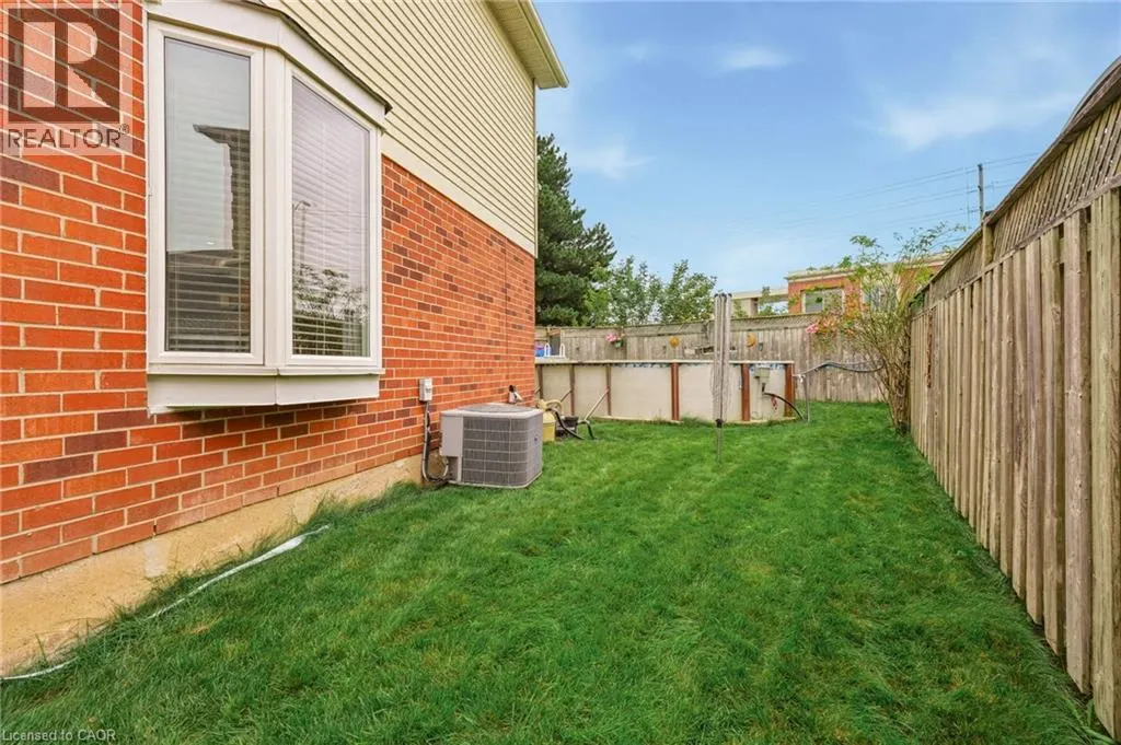 607 CLOVER PARK Crescent