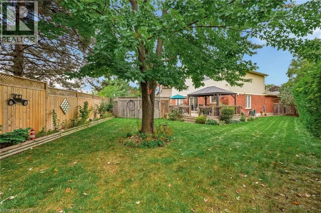 607 CLOVER PARK Crescent