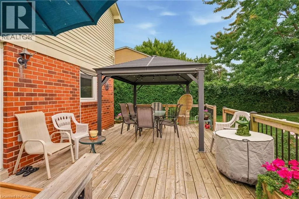 607 CLOVER PARK Crescent