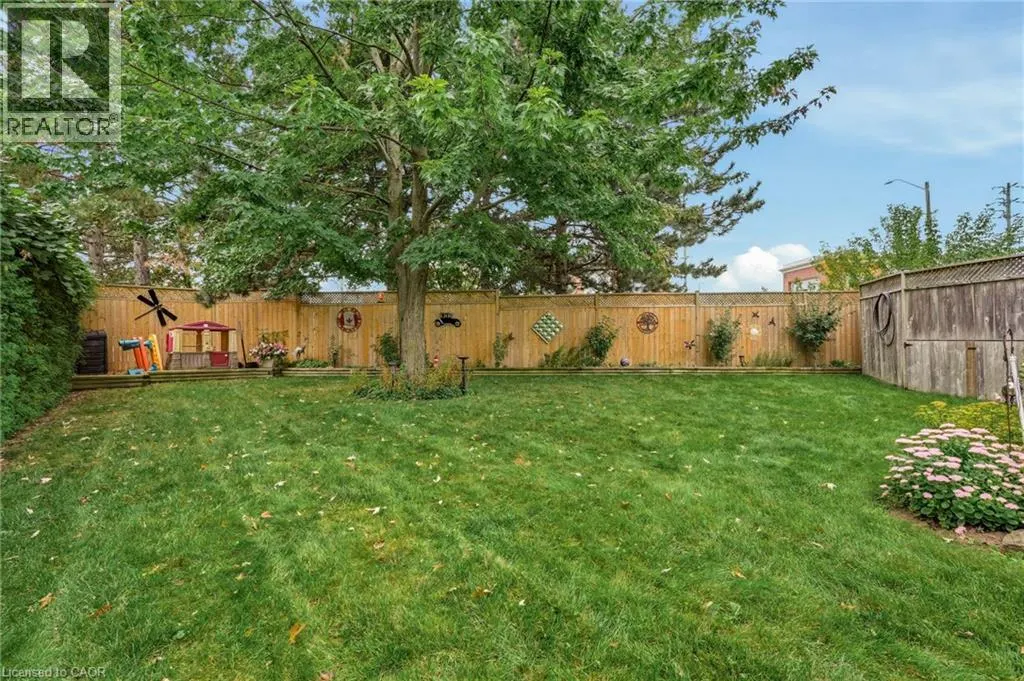 607 CLOVER PARK Crescent