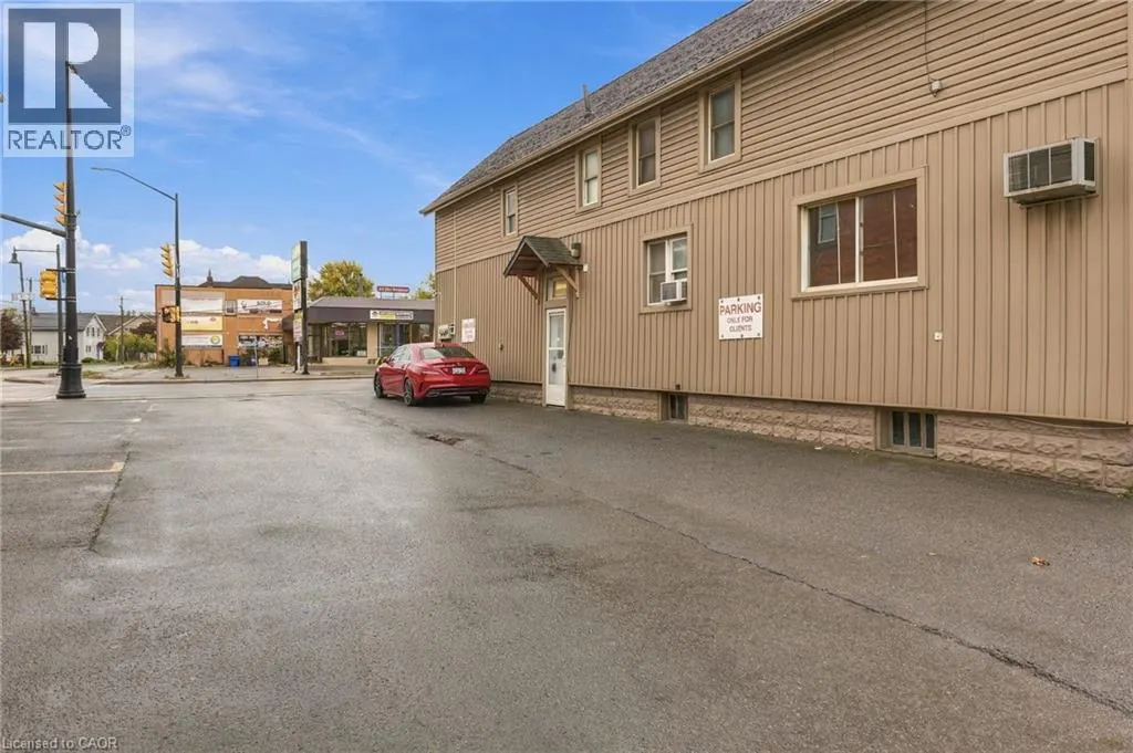 239 MAIN Street W