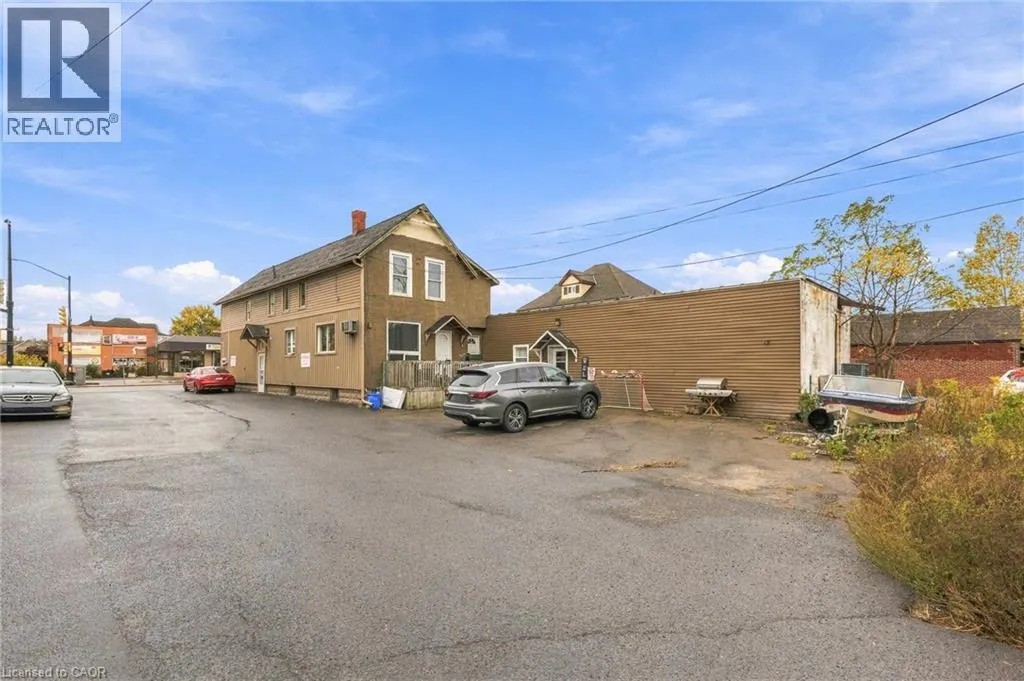 239 MAIN Street W