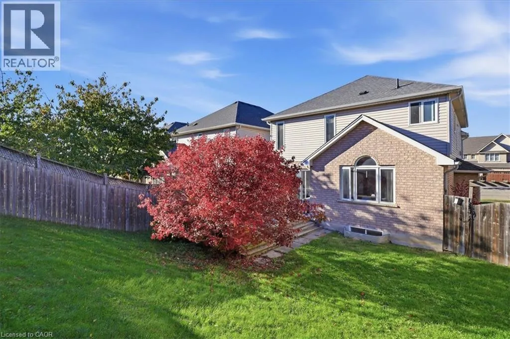 382 MOUNTAIN LAUREL Crescent