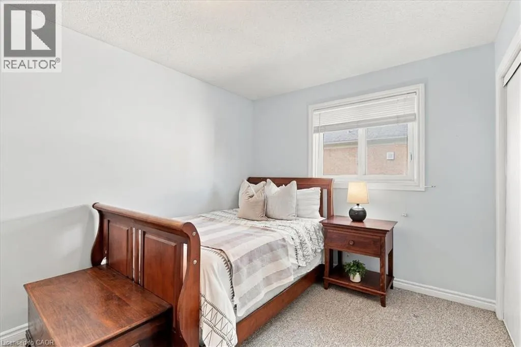 382 MOUNTAIN LAUREL Crescent