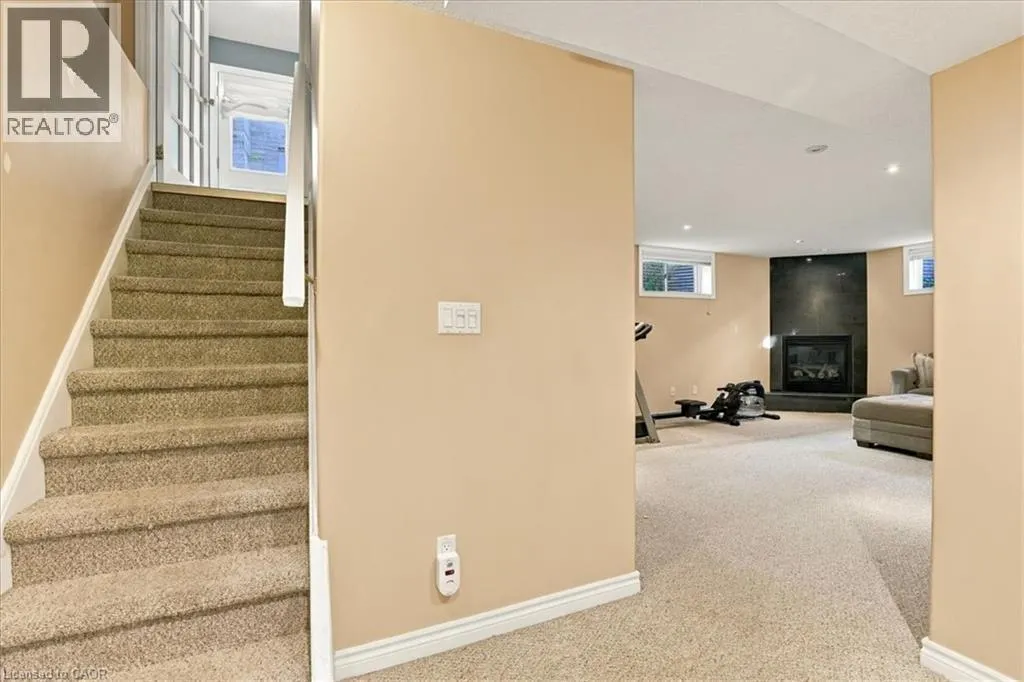 382 MOUNTAIN LAUREL Crescent