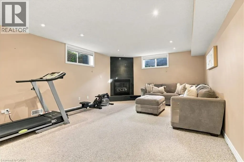382 MOUNTAIN LAUREL Crescent