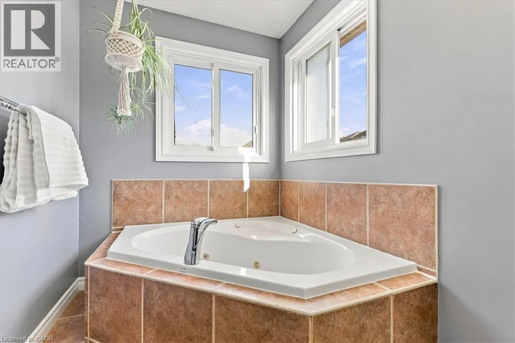 382 MOUNTAIN LAUREL Crescent