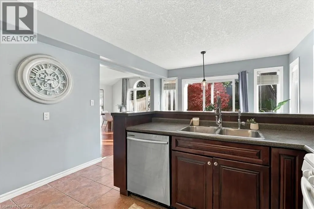 382 MOUNTAIN LAUREL Crescent