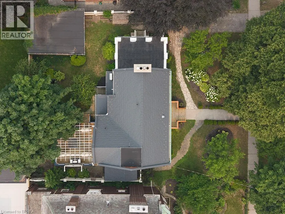 116 DUFFERIN Avenue