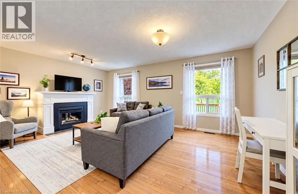 24 WHITE SANDS Court