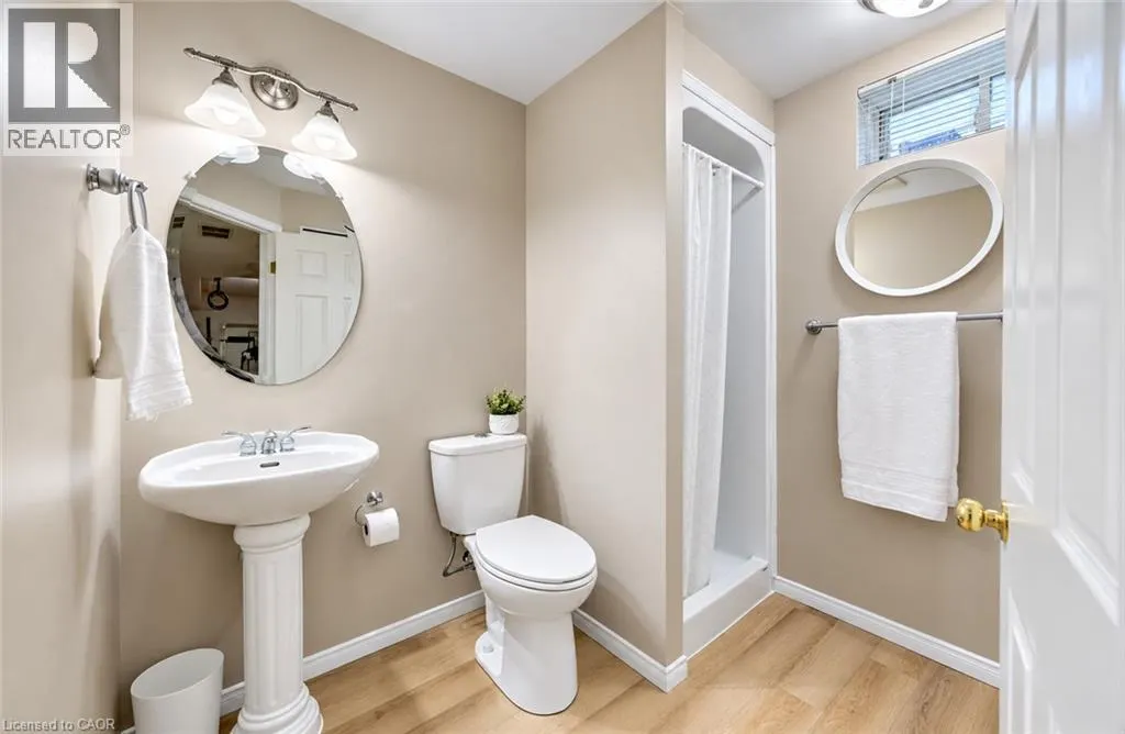 24 WHITE SANDS Court