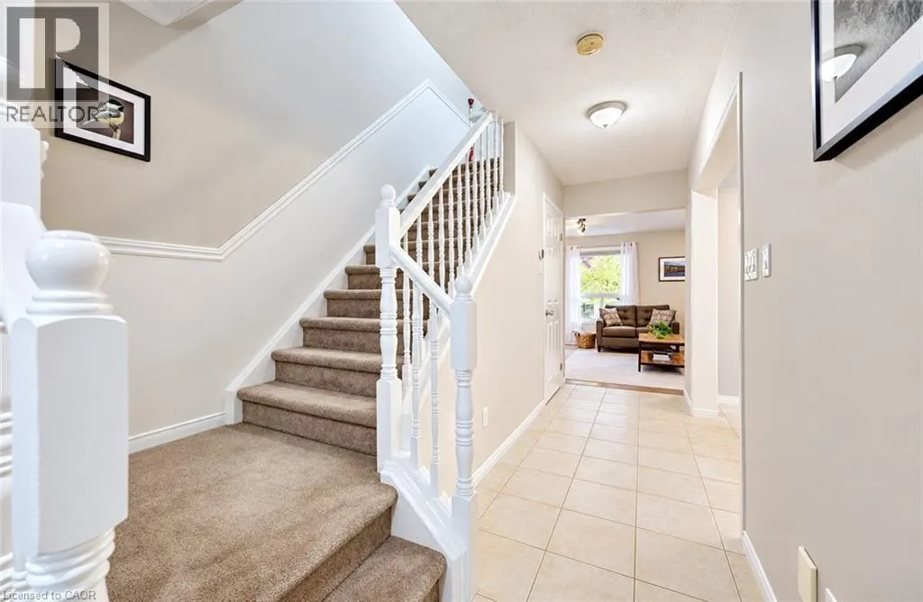 24 WHITE SANDS Court