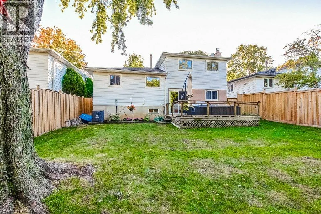 1485 NEWLANDS Crescent