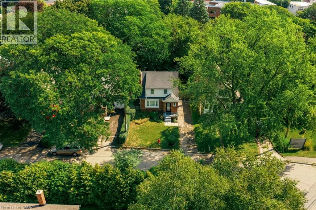13 ALLAN Avenue