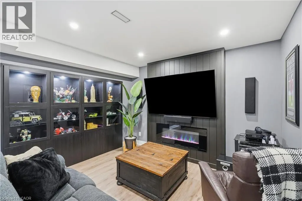 23 FOREST RIDGE Avenue