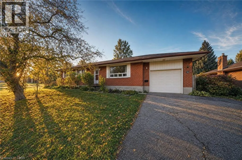 88 SUNNYLEA Crescent
