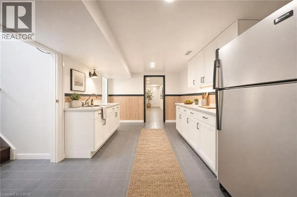 88 SUNNYLEA Crescent