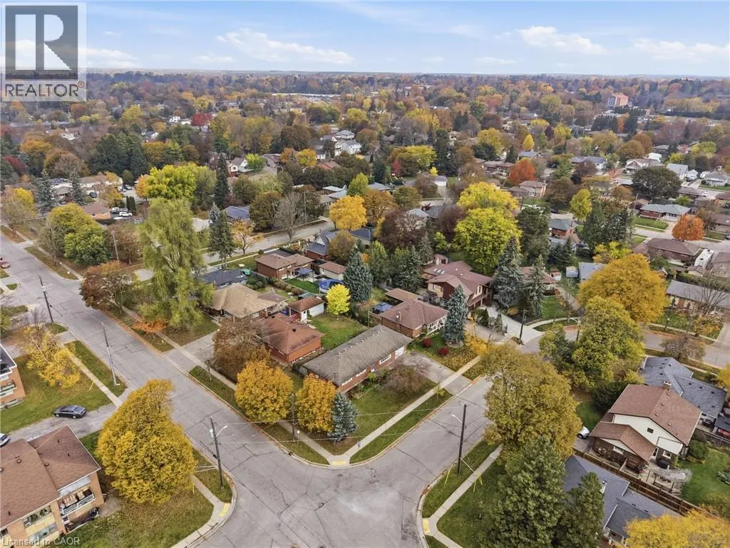 88 SUNNYLEA Crescent