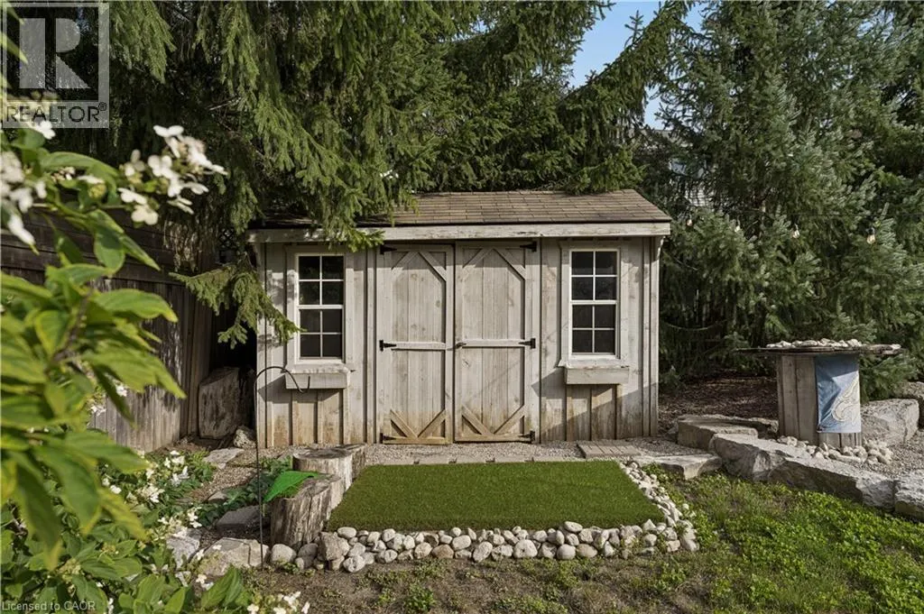 373 FORESTLAWN Road