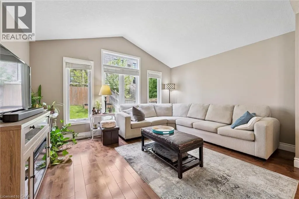 973 CREEKSIDE Drive