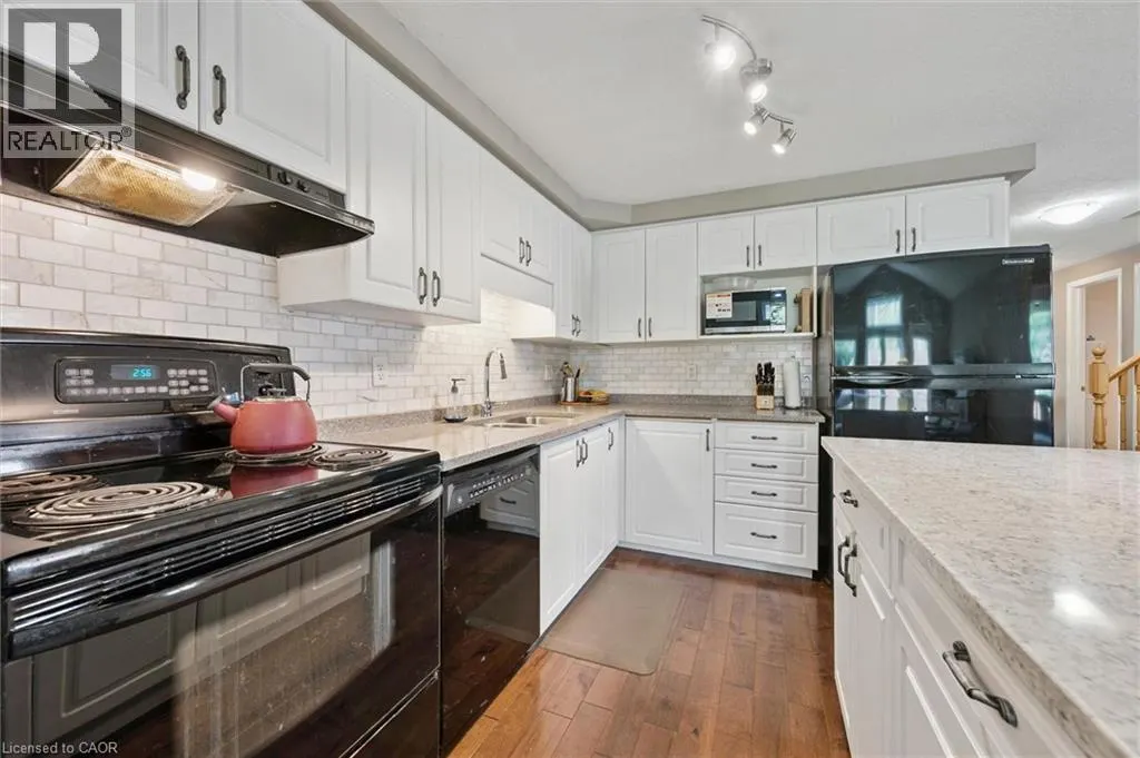 973 CREEKSIDE Drive