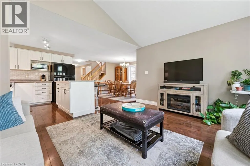 973 CREEKSIDE Drive