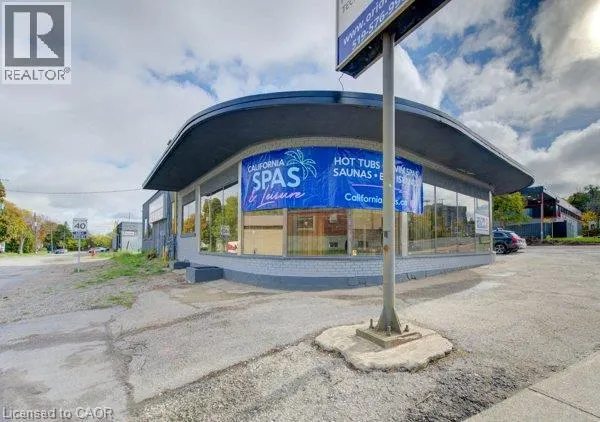 40 W LANCASTER Street W